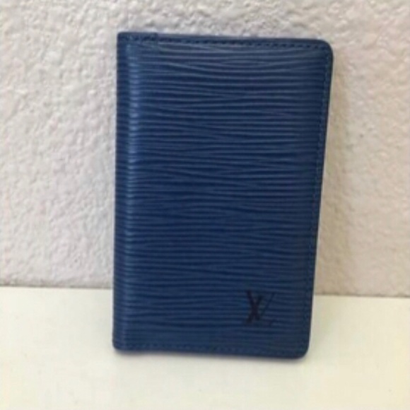 Louis Vuitton Epi Leather Card Holder - Picture 3 of 9